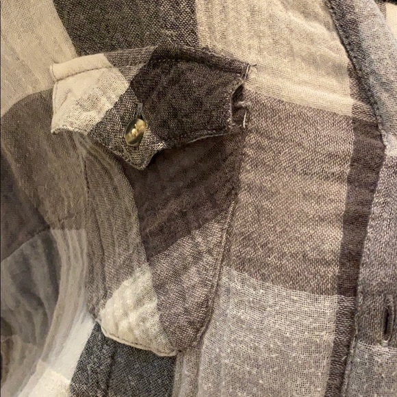 Plaid button down - Picture 4 of 4